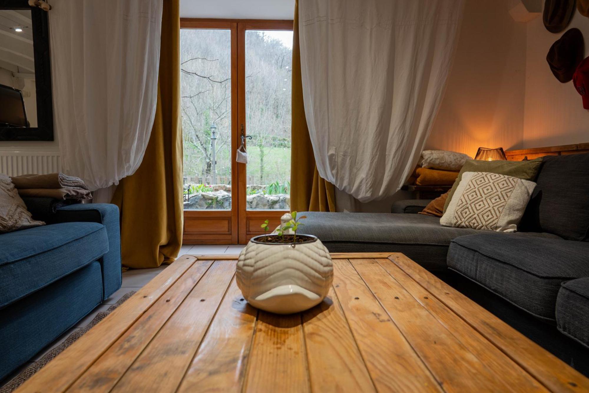 Ferienwohnung Rives De Bourges Burzet Exterior foto